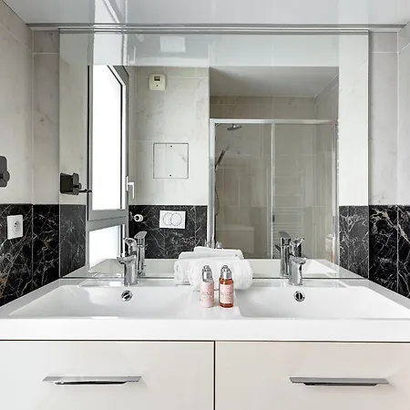 Appartamento Mitterand, Penthouse Parisien Avec Balcon