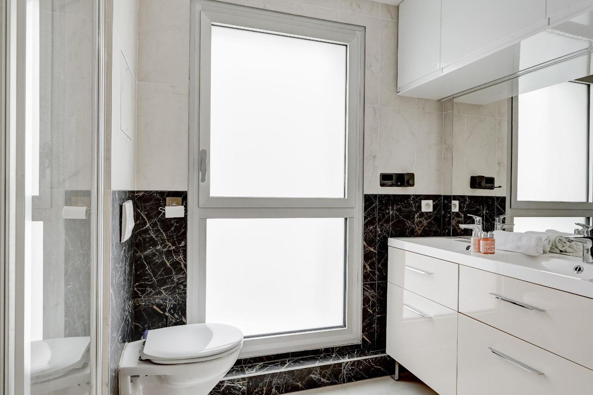 Appartamento Mitterand, Penthouse Parisien Avec Balcon Parigi